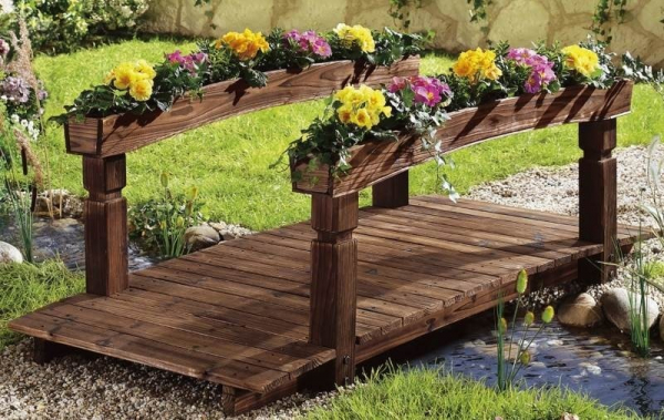 Декоративный мостик для сада: какой вариант выбрать и где правильно установить