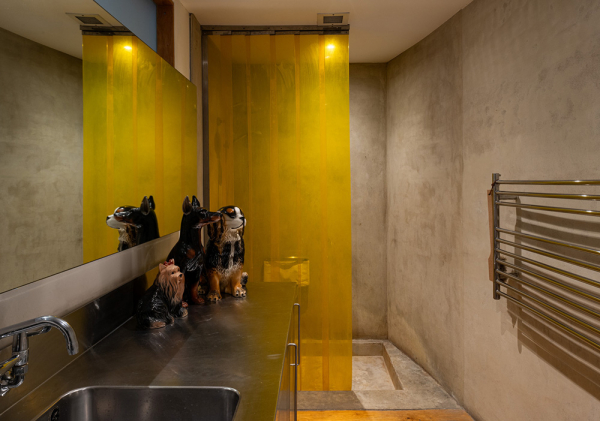 Индустриальный дизайн во всей красоте: лофт в помещении бывшей верфи в Лондоне