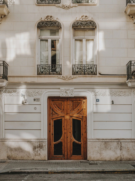 Приглушенные тона и современный декор в изящной квартире в Валенсии